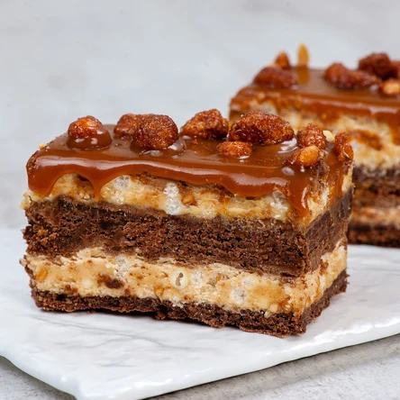 Карамельно-ореховое пирожное