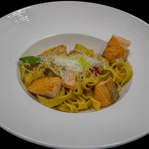 Феттуччине с лососем